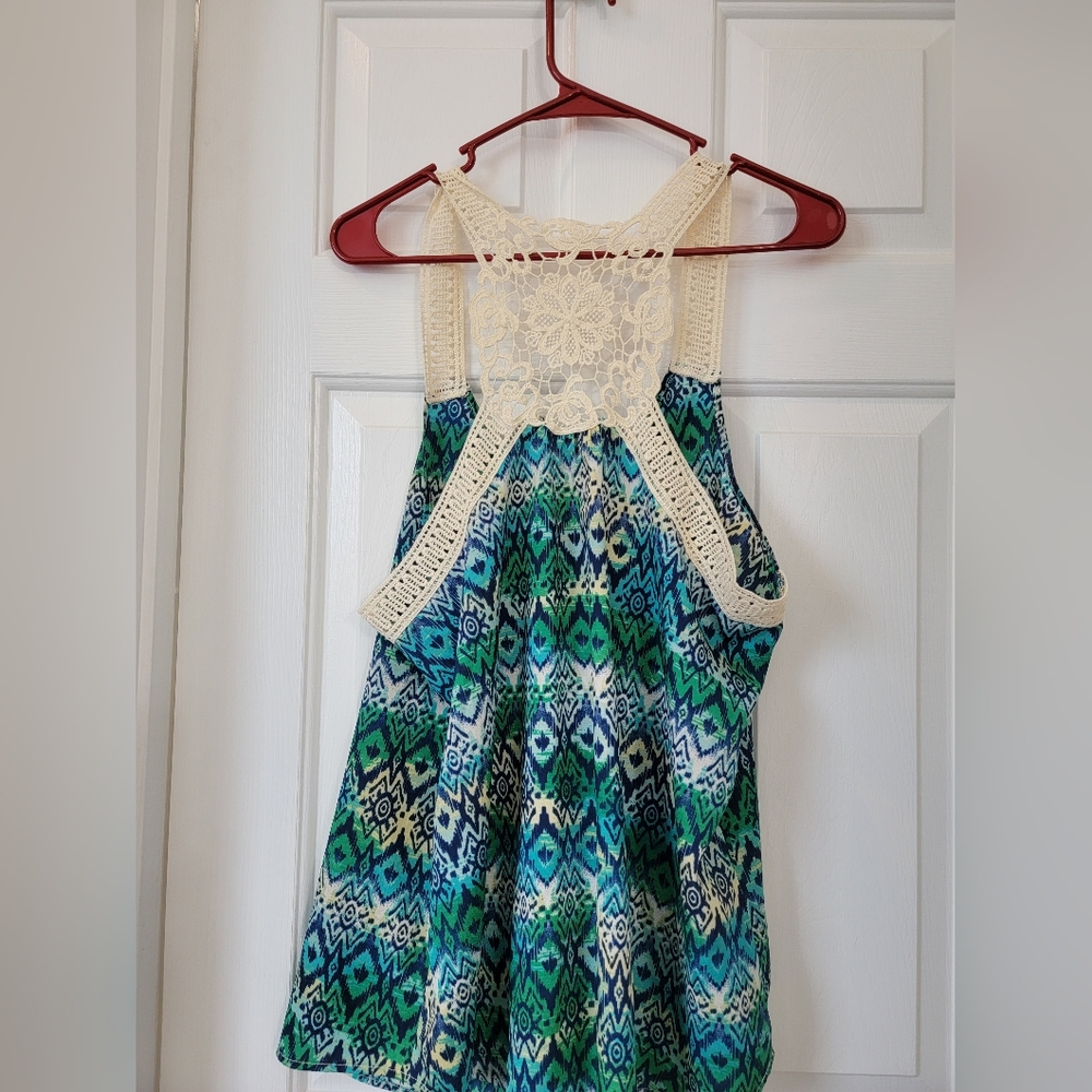 Ladies top - Picture 2 of 3